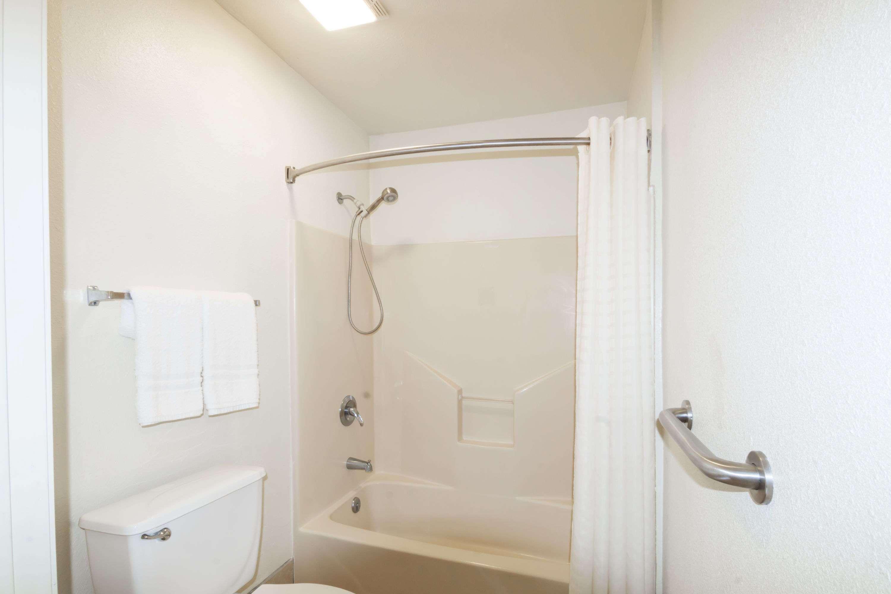 Travelodge By Wyndham Hotel 2*