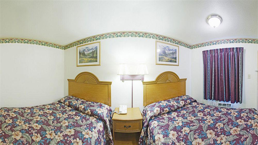 Hotel Travelodge By Wyndham 2*